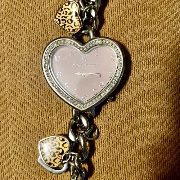 Betsey Johnson Silver Heart Charm Bracelet - Picture 9 of 10